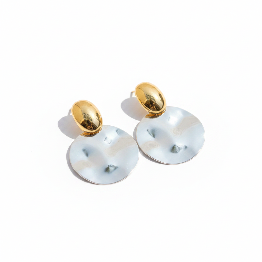 Boucles d'oreilles fond blanc pur