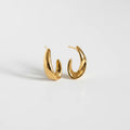 Boucles LYORA marbre sur fond blanc